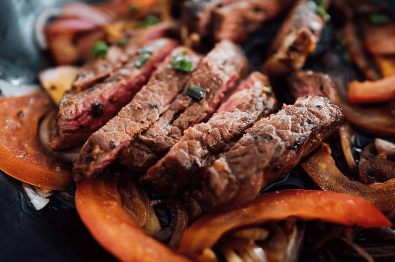 Filete de lomo con ensalada césar a la parrilla